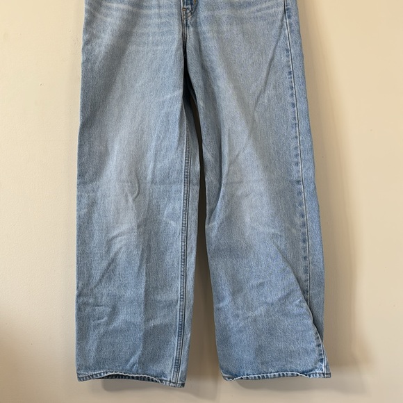 Levi’s Low Loose Light Wash Jeans Size 28 NWOT - Picture 4 of 12